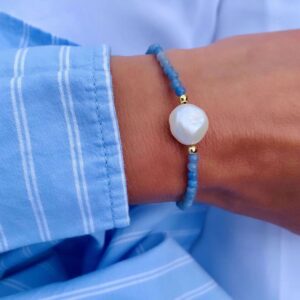 G&S Design armbånd med perle & blå dongling sten 8982
