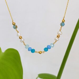 81009-45-F forgyldt halskæde med blå sten og hvide perler seville jewelry