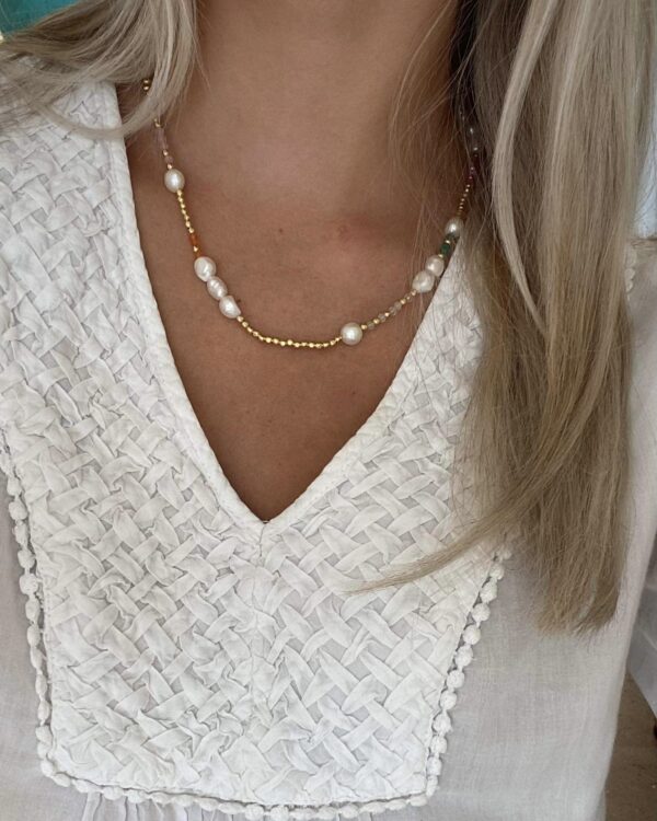 Seville Jewelry halskæde med perler & farvede sten 81014/45