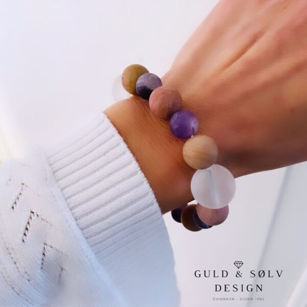 Guld & Sølv Design sten armbånd med ametyst, jaspis og krystal 81018