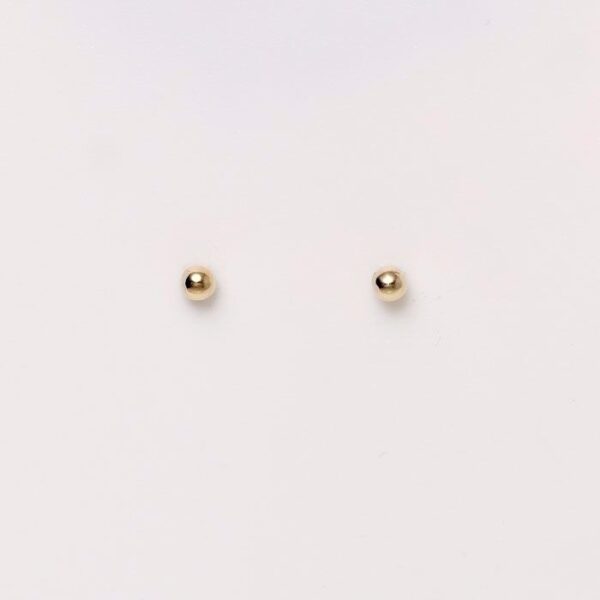 8kt guld kugle ørestikker 2mm – Guld & Sølv Design 5383/2/08