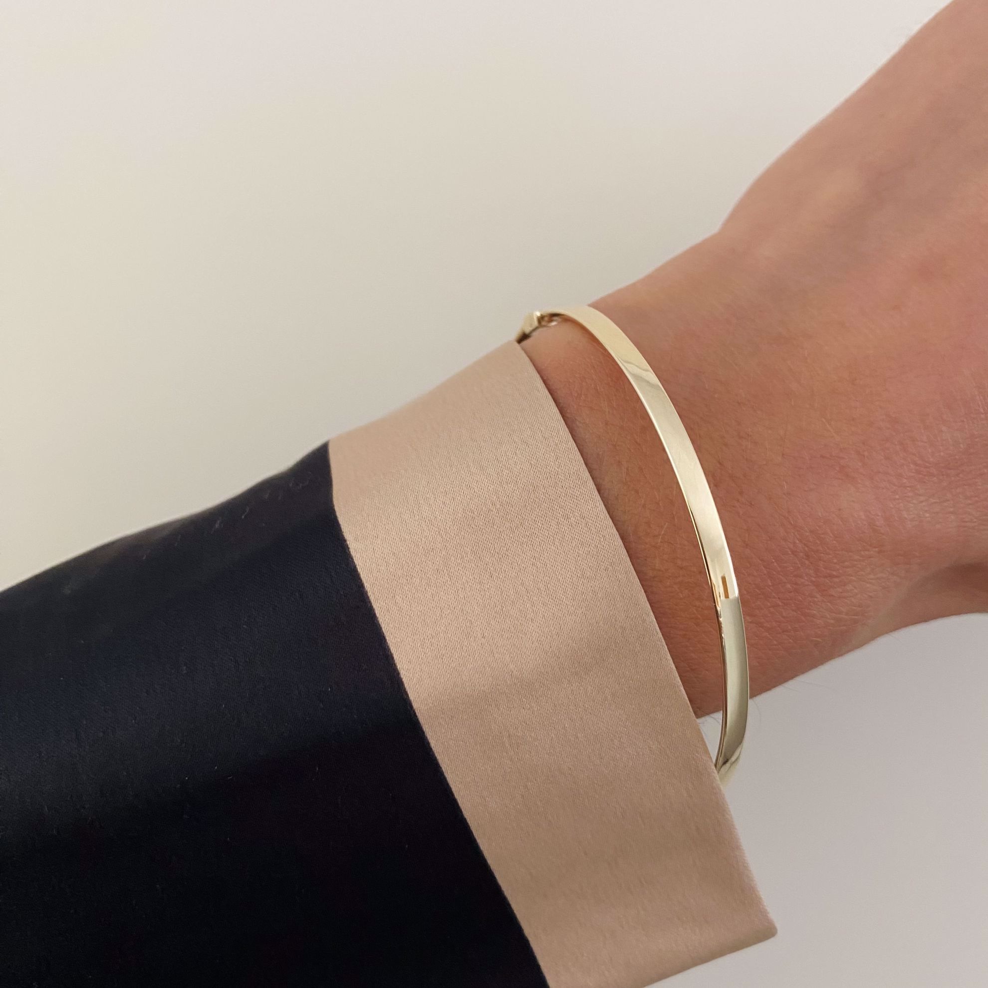 Armring 8 karat guld 3mm - Guld & Sølv Design 9245/08 - Billede 3