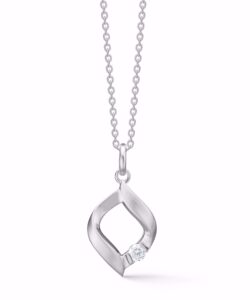 Halskæde i 925 sterling sølv med moderne vedhæng og klar zirkonia. 45 cm kæde fra Guld & Sølv Design.