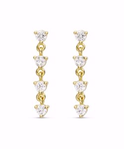 Hængeøreringe i forgyldt 925 sterling sølv med fire klare zirkonia. Længde 1,8 cm.