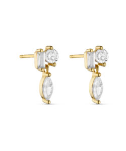 Små hængeøreringe i forgyldt 925 sterling sølv med klare zirkonia i flere faconer. Længde 1,2 cm.