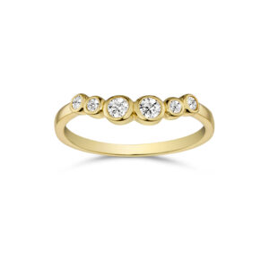 Forgyldt ring i 925 sterling sølv med klare zirkonia.