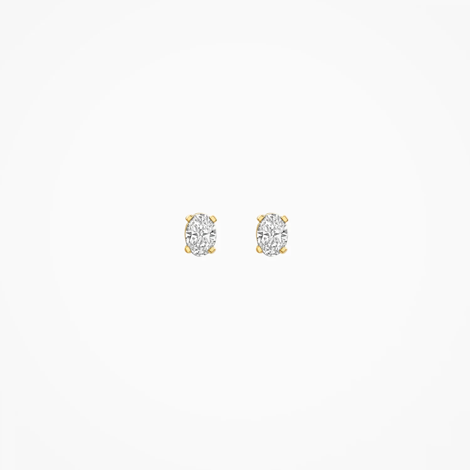 Øreringe i 14 kt guld med lab‑grown diamanter 2 x 0,15 ct fra Blush.