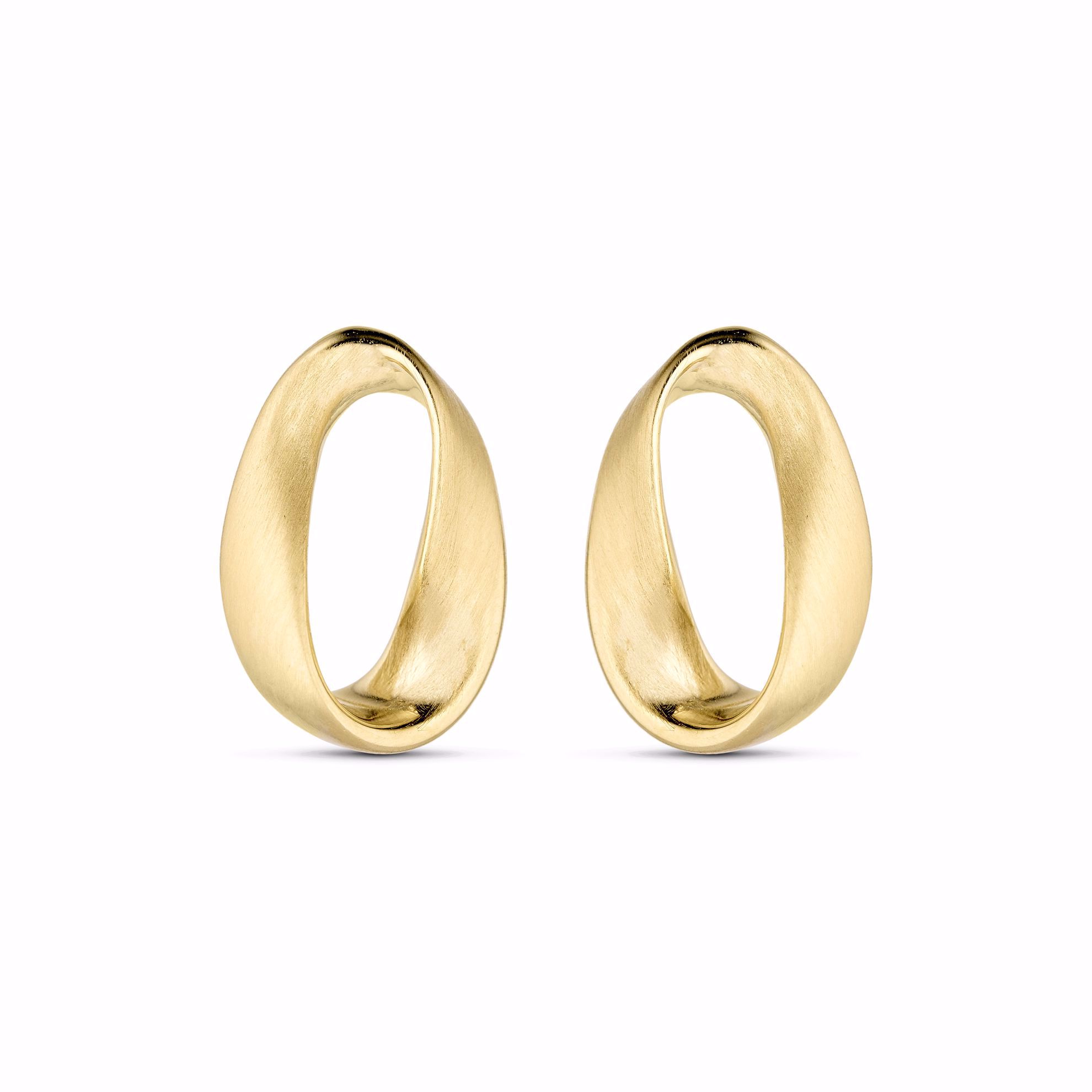 Skulpturelle ørestikker i 8 kt. guld fra Guld & Sølv Design