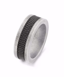 Herre stålring med mørkt mesh design 8 mm fra Frank1967