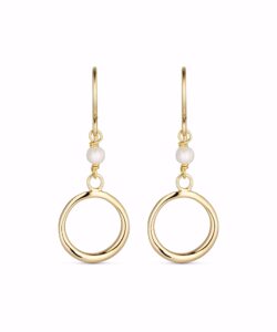 Øreringe i forgyldt 925 sterling sølv med ferskvandsperle og cirkel fra Seville Jewelry