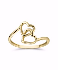 Hjertering i 8 kt guld med to åbne hjerter fra Guld & Sølv Design