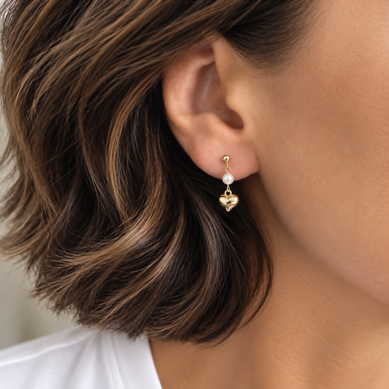Hjerte øreringe i forgyldt sølv med perle – Seville Jewelry - Billede 2