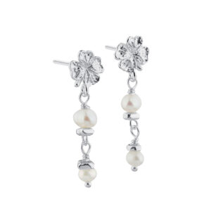 CLOVER PEARL ørestikker i 925 sterling sølv med hvide ferskvandsperler fra Aqua Dulce